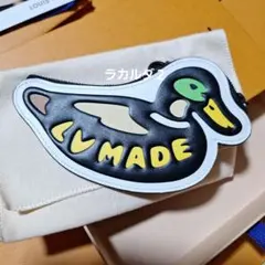 美品］ルイヴィトン × NIGOコラボ バッグチャーム ポルトクレ ダック