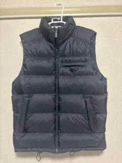人気商品PRADA ダウンベスト　ネイビー48値下げ中！！早い者勝ち！