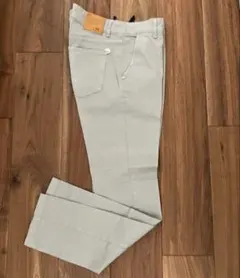 グレー チノパン