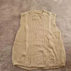 クリーム色 ケーブルニット ノースリーブ L