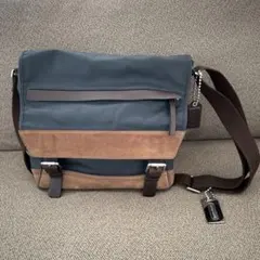 COACH コーチ　ネイビーとブラウンのショルダーバッグ