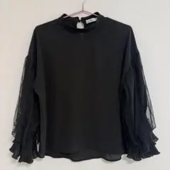 fifth ブラック フリル付きトップス