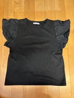 フリル袖 黒 半袖Tシャツ