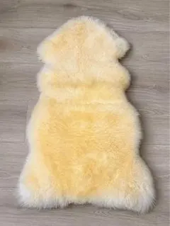 ムートンラグ 日本製 1.5匹物 約65×130cm 短毛 アイボリー - メルカリ