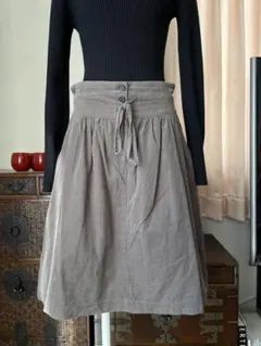 マッキントッシュ フィロソフィ グレージュ コーデュロイ 膝丈フレアスカート2