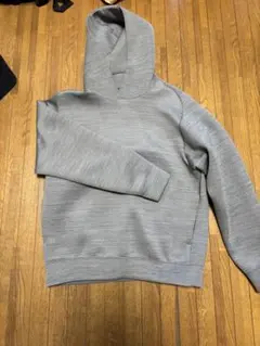 ユニクロ　ウルトラストレッチドライスウェットプルパーカ