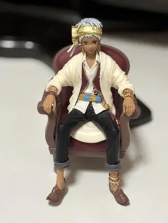 ディズニー ツイステッドワンダーランド カリム・アルアジーム フィギュア