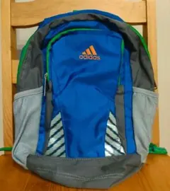 adidas 青 キッズリュック メッシュポケット付