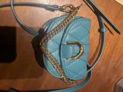 CHARLES & KEITH 青いショルダーバッグ