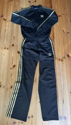 adidas ジャージ上下セット 黒/金