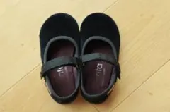 Cienta 黒 ベロアシューズ ストラップ付き