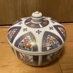 花柄の蓋付きボウル 鎌倉 西峰　有田焼　錦松梅　蓋付き小鉢　西峰作