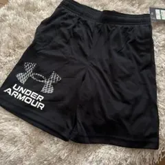 UNDER ARMOUR ブラック ハーフパンツ150サイズ