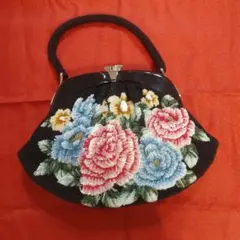 お値下げしました。Hakubuton 白牡丹　花柄刺繍 ビーズバッグ