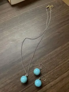 水色ストーン ネックレスとピアスセット　トルコ石風　ターコイズ風