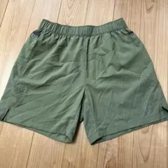 ASICS オリーブ ショートパンツ