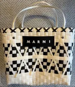 Item thumbnail for item b4d36aa6-7c5c-4007-8492-9d1bbf2f7994