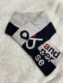 アンパスィーネイビー グレー ロゴ入り ネックウォーマー