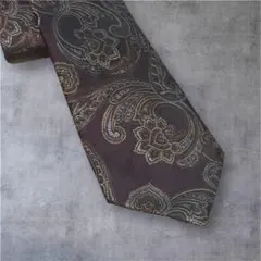 ペイズリー柄 ネクタイ 赤 エンジ 古着コーデ 韓国コーデ