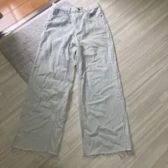 GU ハイウエストセミワイドジーンズ