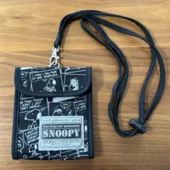PEANUTSスヌーピー⭐︎ストラップ付き財布　カード　コイン収納　トラベルポーチ