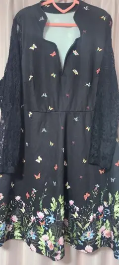 蝶刺繍レース袖黒ワンピース