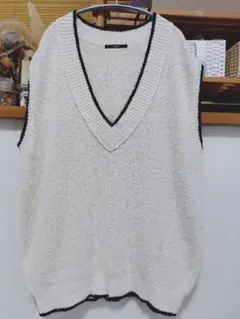 Kastane アイボリー Vネックニットベスト