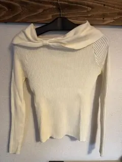 GRL アイボリー オフショルダーセーター