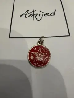 Amijed 五芒星 チャーム レッド