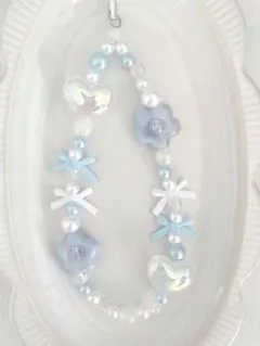 ブルー×ホワイトフラワー〰︎︎ビーズストラップ 現品のみ 約18cm B861