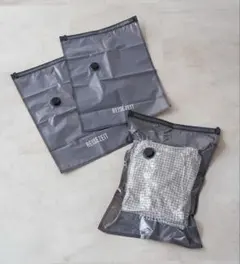 3COINS 《掃除機でも使える》自動圧縮バッグ3枚セット