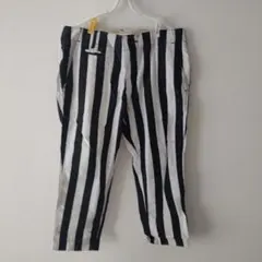黒と白のストライプ 七分丈パンツ