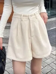 コーデュロイ ハイウエストショートパンツ クリーム色