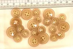 ボタン　ベージュ