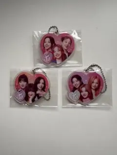 TWICE アクリルキーホルダー　ファミリーマート　クリスマスケーキ特典