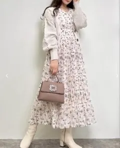 INGNI 花柄Vネックプリーツワンピース　ベージュ