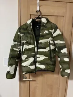 ナイキ S ミリタリー ジャケット カモフラ 迷彩 928622-475 ブラック メンズ NIKE | Nike メンズ スポーツウェア NSW 迷彩ジャケット ダーク