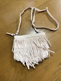 フリンジ付きピンクポシェット
