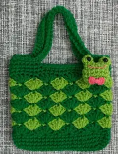 ハンドメイド　ミニバッグ　カエル　あみぐるみ