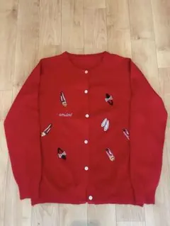 刺繍デザイン レッドカーディガン