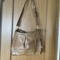 ブラウンレザーショルダーバッグ