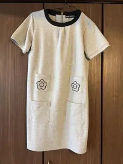 マリークワント　フラワー刺繍ポケット 半袖ひざ丈ワンピース