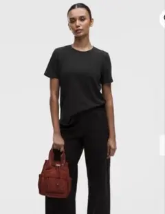 くうとむさん専用lululemon Love クルーネックTサイズ4 黒のサムネイル