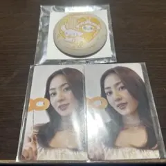 twiceポップアップ ジヒョちゃん くじトレカ 缶バッチ サンリオ