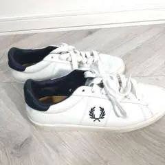 Fred Perry （フレッドペリー）レザースニーカー 　EU37のサムネイル