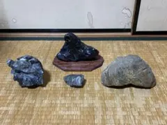 水石 天然石 約2.1kg 円形 UFO 原石 鑑賞石 自然石 木製専用台座付き 楽天市場】【水石】 石手川 油石（うぶ石）台座付 【自然石 鑑賞