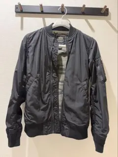 【ALPHA INDUSTRIES INC. 】 Mサイズ バッジ付き