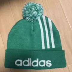 adidasニット帽ぽんぽん付き