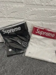 Supreme Hanes ボクサーパンツ Mサイズ 白、黒 各1枚のサムネイル
