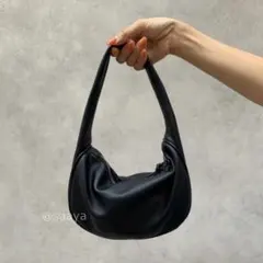 ワンハンドル ムーンバッグ ブラック 黒 レザーバッグ レディース 新品 美品